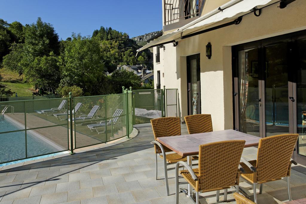 Logis Hotel Restaurant Le Mont Aigoual Meyrueis Exterior foto