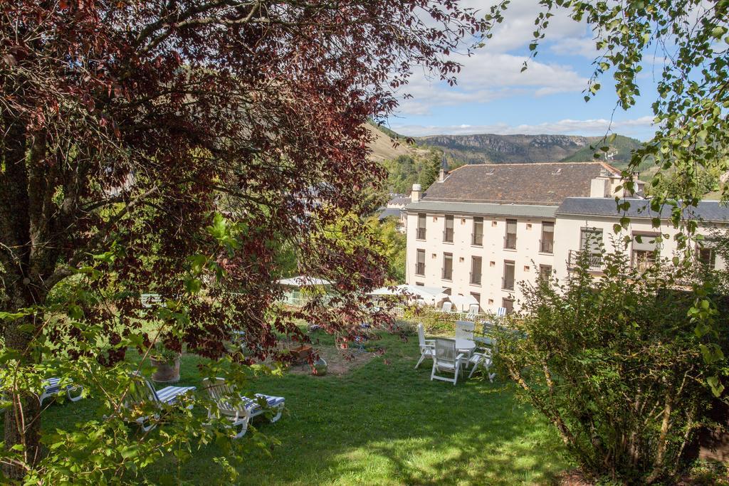 Logis Hotel Restaurant Le Mont Aigoual Meyrueis Exterior foto
